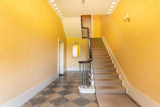 main entrance hall-2.jpg