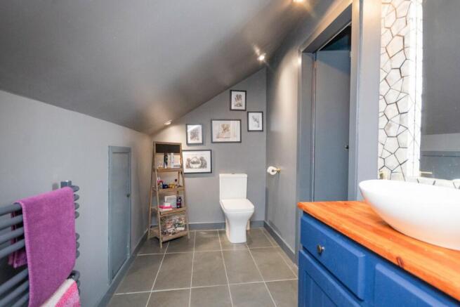 Ensuite shower room