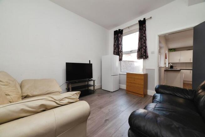 3 bed Terraced for sale Image 5