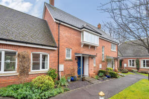32, Marton Court, Cawston, Rugby CV22 7SW