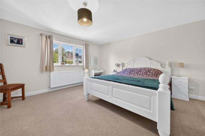 6 bed Detached for sale Image 12
