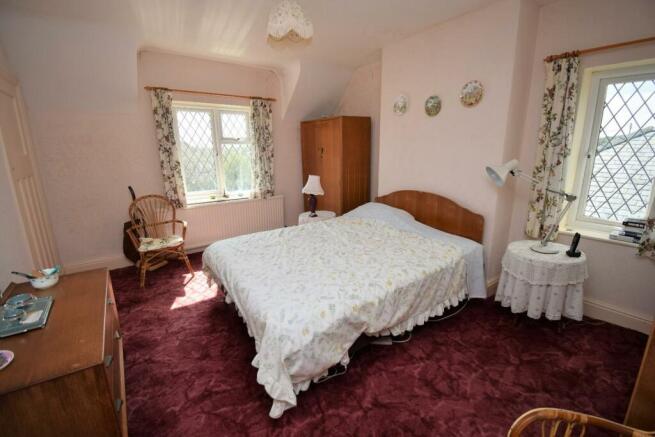 Bed 1.jpg