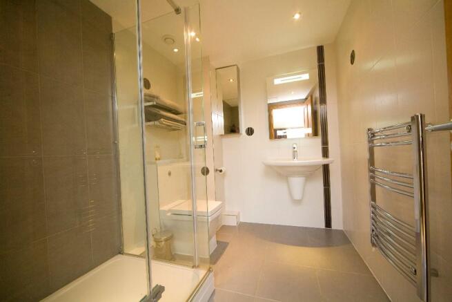Master En-Suite