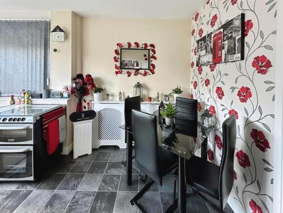 2 bed Town House for sale Image 9