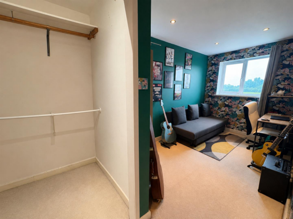 3 bed Semi-Detached for sale Image 10
