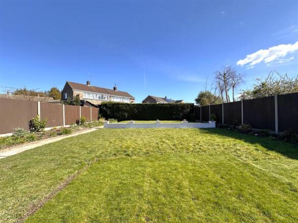 Well-Apointed Rear Garden 273