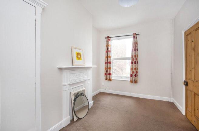 4 bed Terraced to rent Image 8