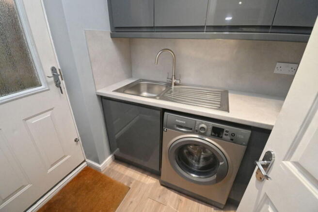4 bed Detached for sale Image 6