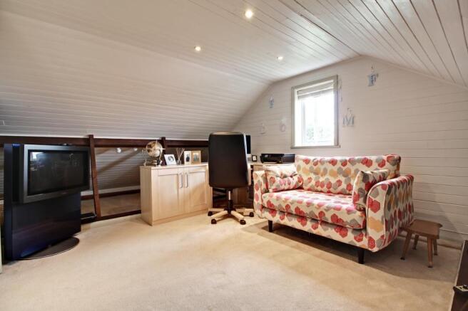 Bedroom 5/Study