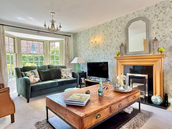 4 bed Detached for sale Image 4