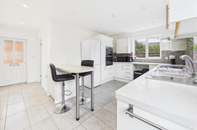 CAM02545G0-PR0568-STILL020