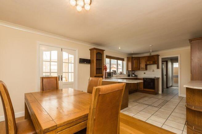 Open Plan Dini...