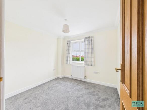5 bed Detached to rent Image 5
