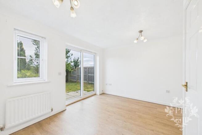 2 bed Semi-Detached for sale Image 4