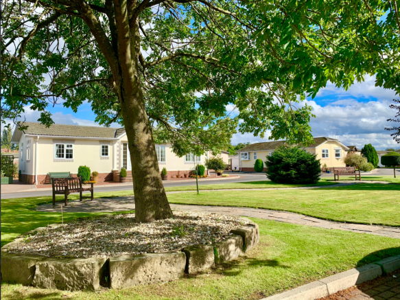 2 bed Park Home for sale Image 5