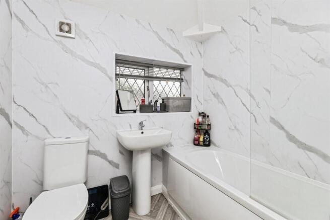 3 bed Semi-Detached for sale Image 6