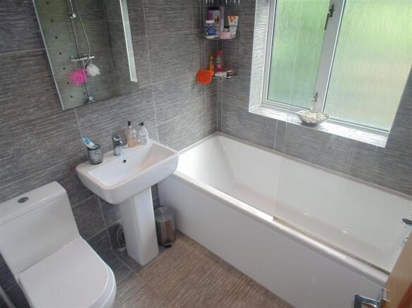 FAMILY BATHROOM