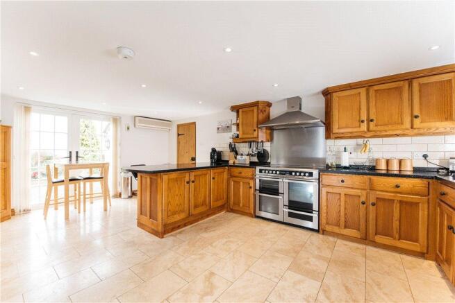 Kitchen/Breakfast Rm
