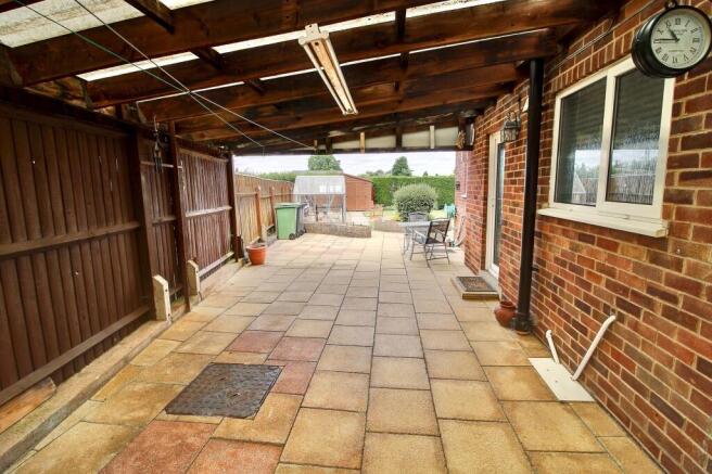 28. Carport
