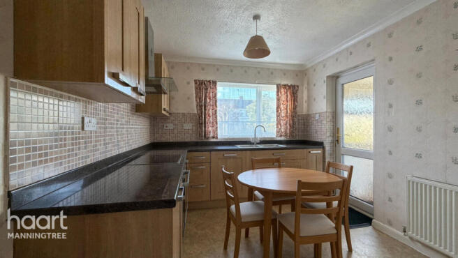 Seaton Close, Lawford, Manningtree, Essex photo 4
