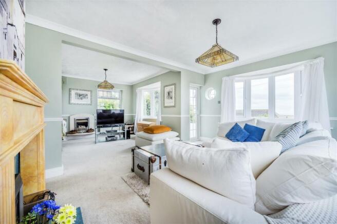 Loung/Dining Room