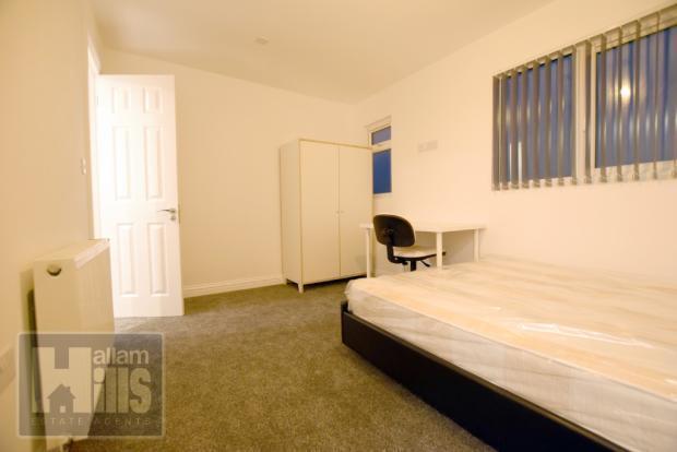 4 bed Terraced to rent Image 6