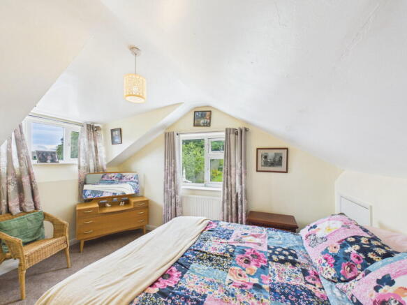 4 bed Detached Bungalow for sale Image 11