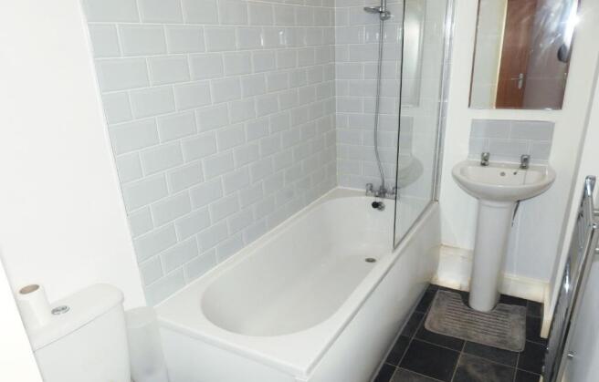 5 bed Block of Apartments for sale Image 8