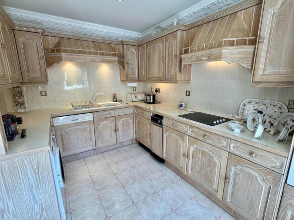 2 bed Apartment for sale Image 9