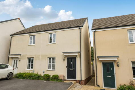 Nuthatch Close, St Anns Chapel, Gunnislake, PL18
