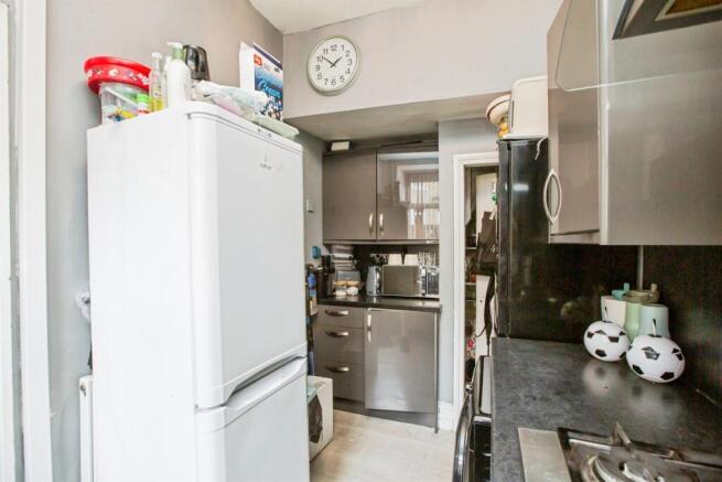 2 bed Terraced for sale Image 4