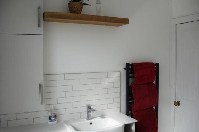 BATHROOM 3
