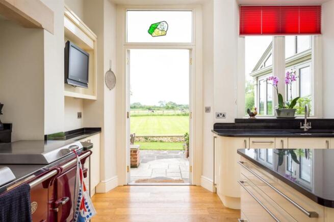 35 - The Old Rectory - SN15 4HP - Web.jpg