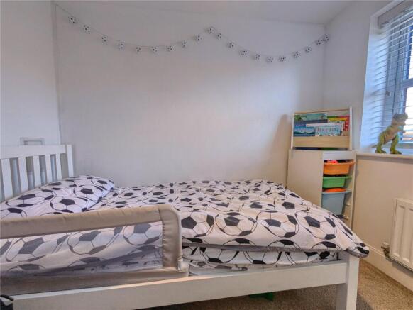3 bed Terraced to rent Image 6
