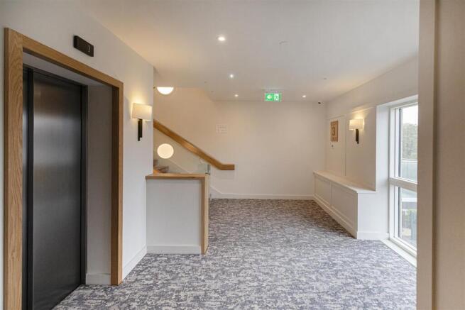3 bed Apartment for sale Image 12