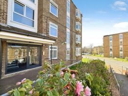 100, Ambleside Gardens, Sutton SM2 5HN