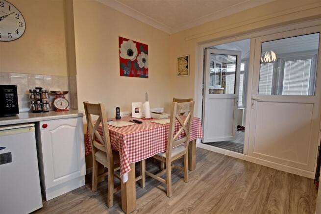 Kitchen/Breakfast Room