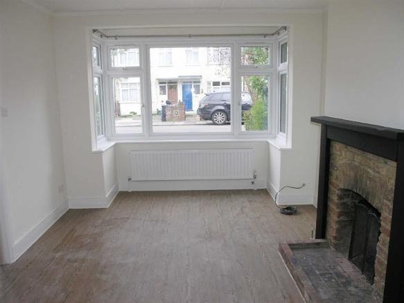 23 Vincam Close living room2.jpg