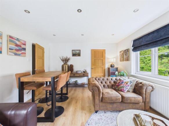 2 bed Apartment for sale Image 7