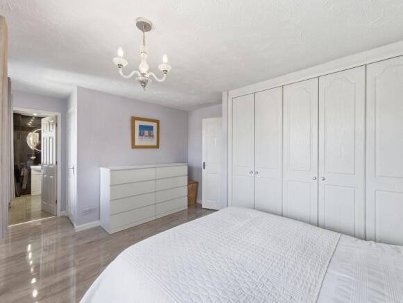 4 bed Detached for sale Image 12