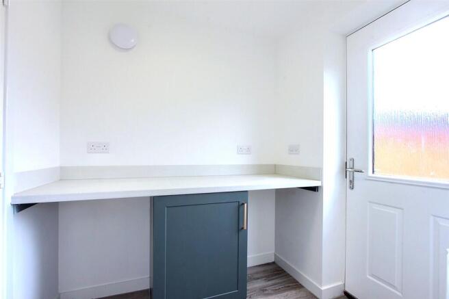 5 bed Detached for sale Image 7
