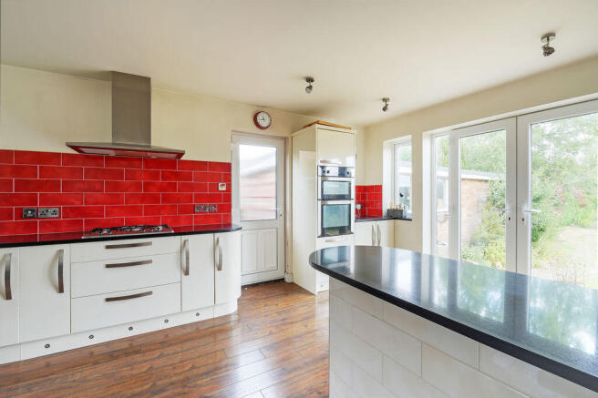 3 bed Detached for sale Image 8
