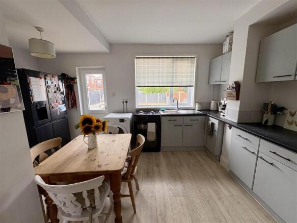 Dining kitchen