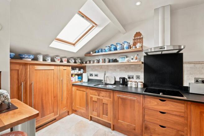 2 bed Flat for sale Image 7