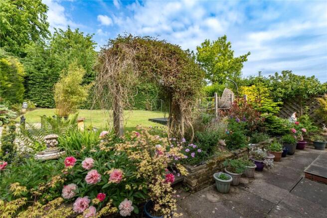 4 bed Detached for sale Image 5