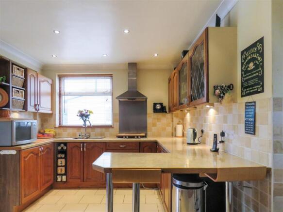 Kitchen 3.JPG