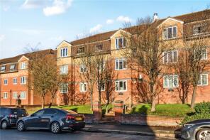 Flat 6, 57 Russet Court, Park Road, New Barnet, Barnet EN4 9TG