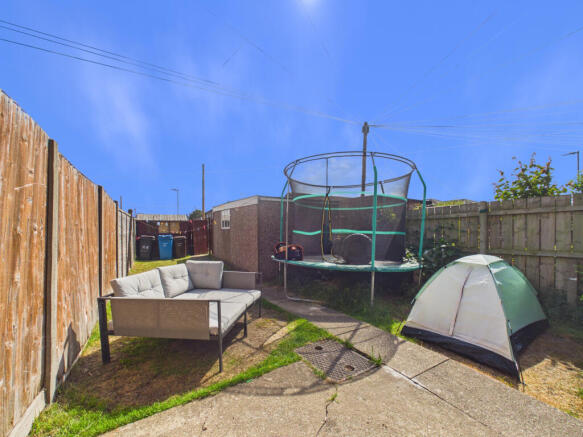 3 bed Semi-Detached for sale Image 11
