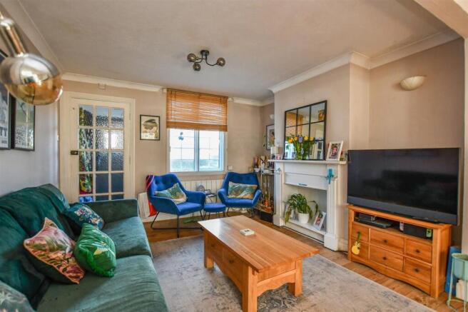 Living Room 2.jpg