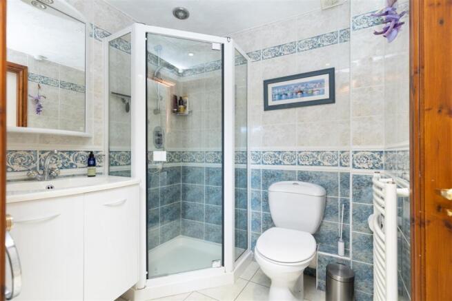 Jack and Jill En-suite
